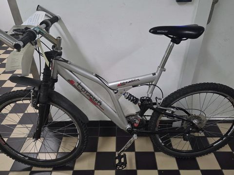 Graues Herrenfahrrad