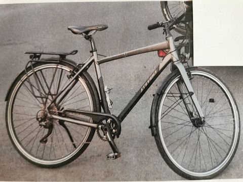 Schwarz-silberfarbenes Damenfahrrad