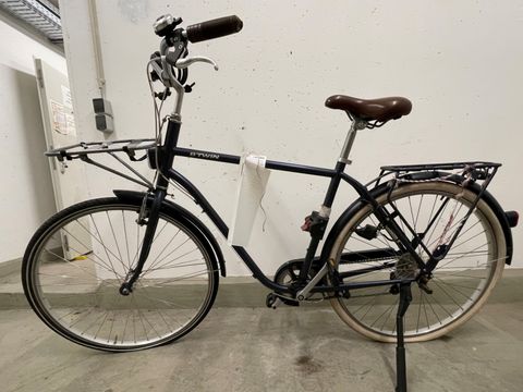 Schwarzes Herrenfahrrad