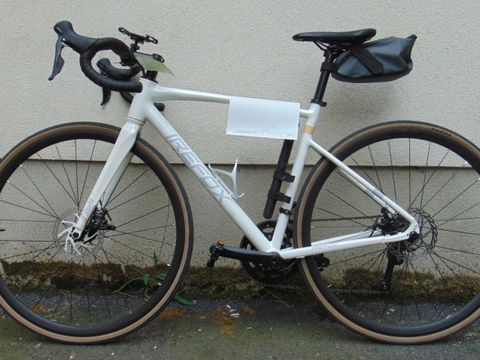 Weißes Herrenfahrrad