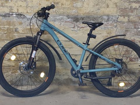 Blaues Kinderfahrrad