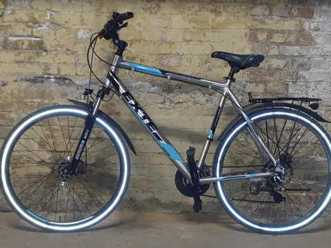 Silbernes Herrenfahrrad