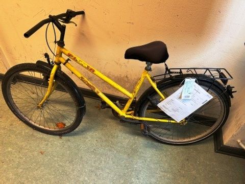 Gelbes Kinderfahrrad