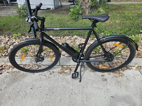 Schwarzes E-Bike