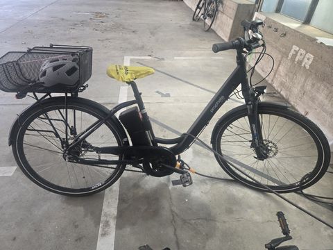 Schwarzes E-Bike