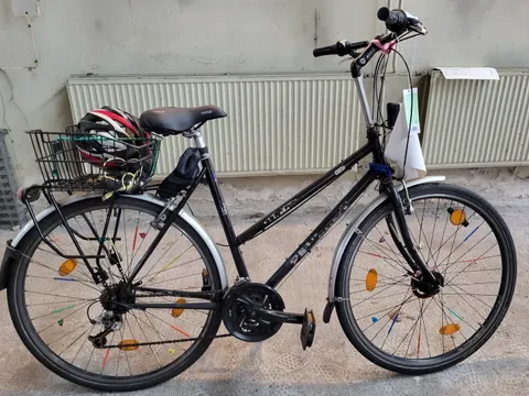 Schwarzes Damenfahrrad