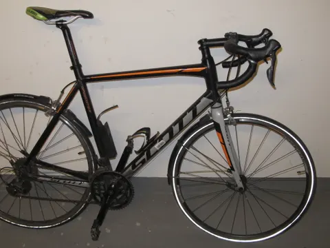 Schwarzes Herrenfahrrad