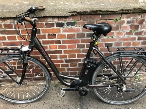 Schwarzes E-Bike
