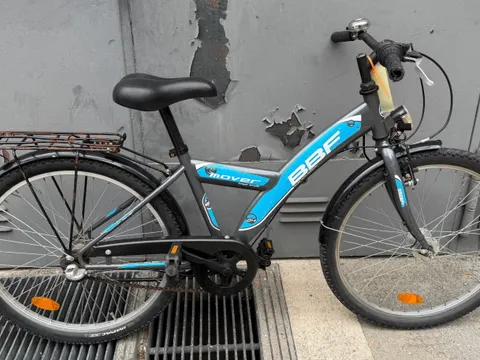 Blaues Kinderfahrrad