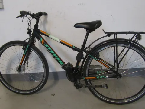 Schwarzes Herrenfahrrad