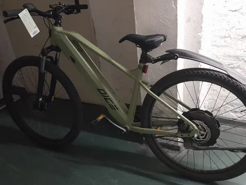 Grünes E-Bike
