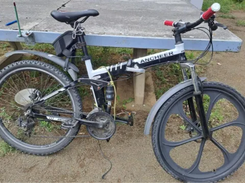 Weißes Mountainbike