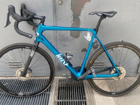 Blaues Herrenfahrrad