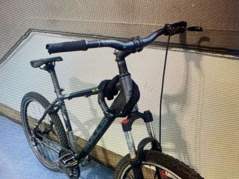 Schwarzes Herrenfahrrad