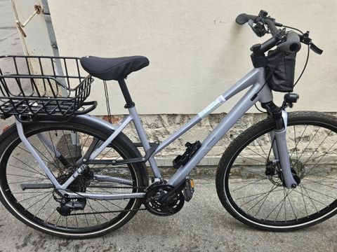Graues Damenfahrrad