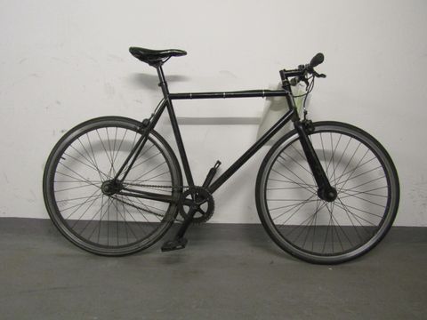 Schwarzes Herrenfahrrad