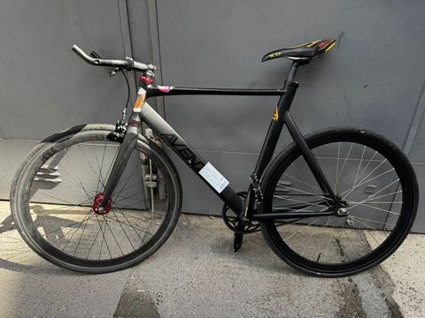 Schwarzes Herrenfahrrad