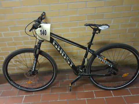 Schwarzes Herrenfahrrad