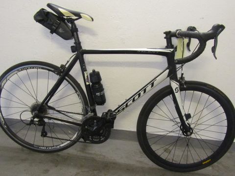 Schwarz-weißes Herrenfahrrad