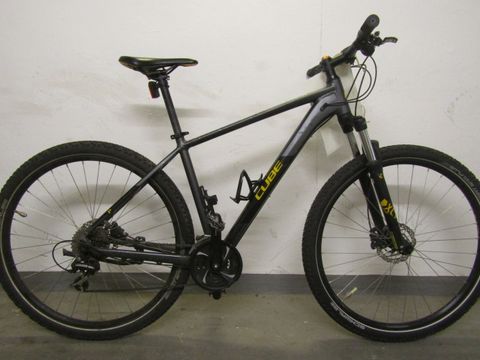 Grau-schwarzes Herrenfahrrad