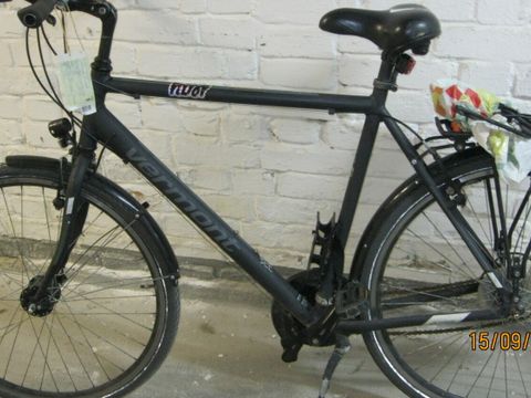 Schwarzes Herrenfahrrad