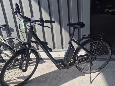 Schwarzes E-Bike