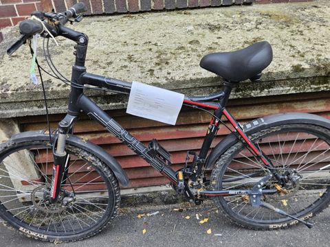 Schwarzes Fahrrad