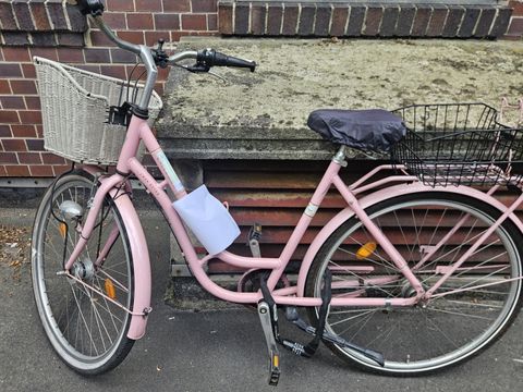 Pinkes Damenfahrrad