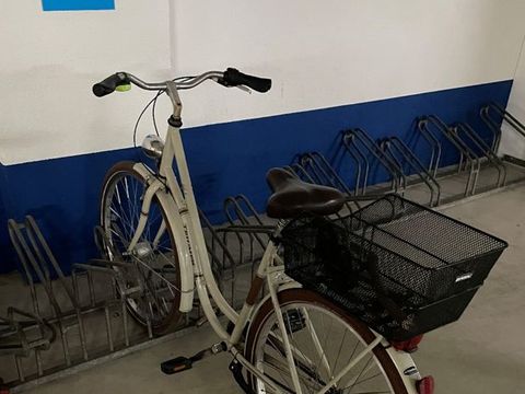 Beiges Damenfahrrad