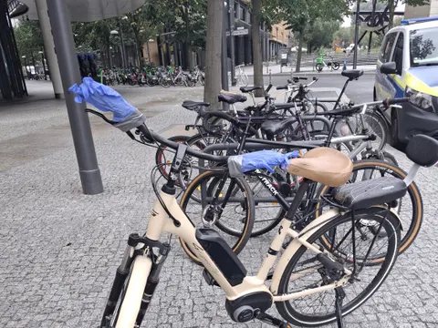 Gelbes Elektrofahrrad