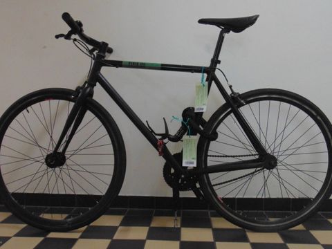 Schwarzes Herrenfahrrad