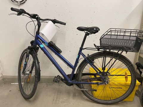 Blaues Herrenfahrrad