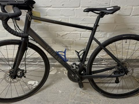 Schwarzes Herrenfahrrad