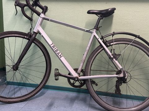 Silbernes Herrenfahrrad