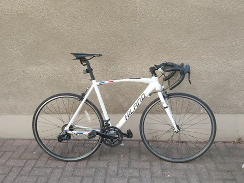 Weißes Herrenfahrrad