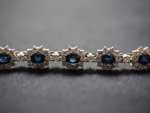 Armband mit Schmucksteinen