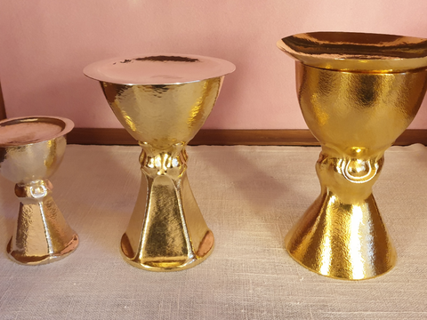 Diebstahl von Hostienschalen und Kelchen