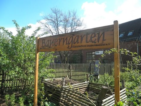 Eingangsschild zum Bauerngarten am KulturGut Marzahn