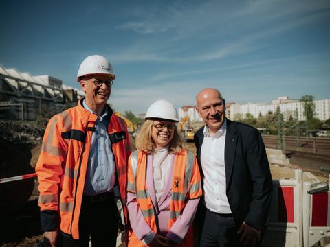 Kai Wegner und Ute Bonde besuchen Baustelle der Ringbahnbrücke A100