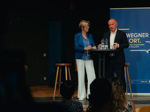 Kai Wegner vor Ort in Neukölln