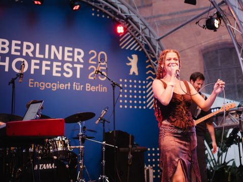 Bühne auf dem Berliner Hoffest 2025