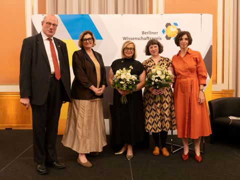 Gruppenfoto mit Ina Czyborra, Anita Traninger und Caterina Schürch