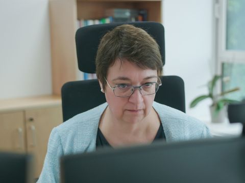 Präsidentin Klingen vor dem BerlinPC1