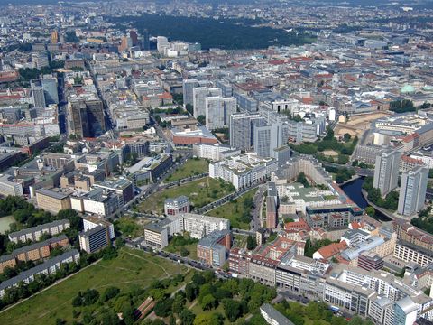 Alte Jacobstraße, Leipziger Straße, Schrägluftbild