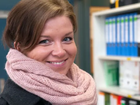 junge Lehrerin