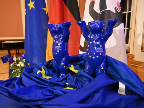 Berliner Preisfiguren Europapreis "'Blauer Bär" 2025