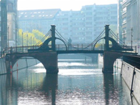 Eine Brücke