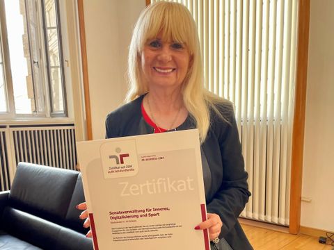 Zertifikat audit berufundfamilie: Innenverwaltung erneut als familienfreundliche Arbeitgeberin ausgezeichnet