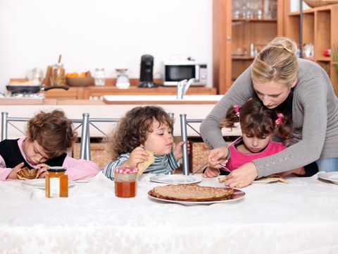 Tagesmutter mit Kindern