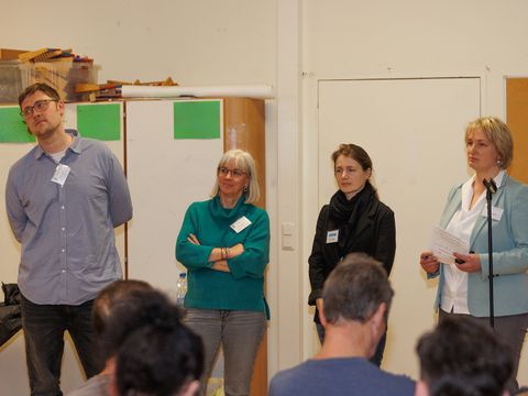 Diskussion zum Verkehrskonzept mit Tyco Cote (Tiefbauamt), Renate Bartsch (Stadtplanung CW), Anne-Susan Freimuth (Ramboll) und Nadine Fehlert (JMP) v.l.n.r.